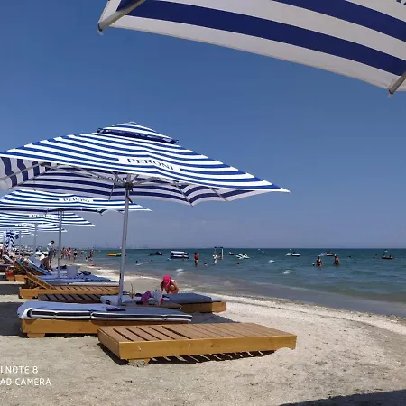 Alice Summerland Mamaia